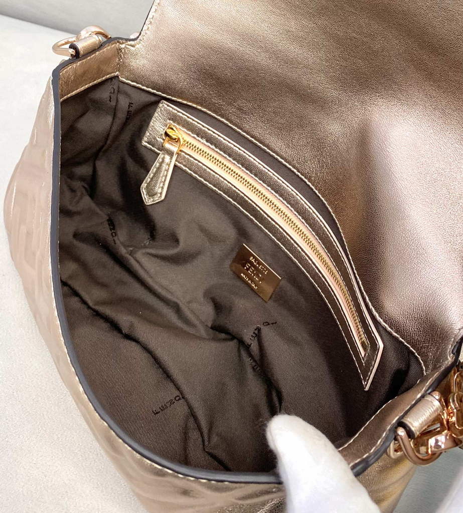 Fendi 8BR600 Baguette Rose Silver leather bag