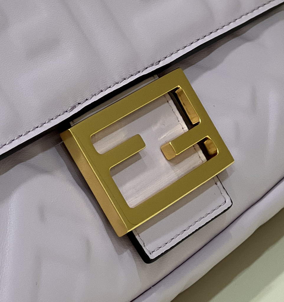 Fendi 8BR600 Baguette Light Purple leather bag