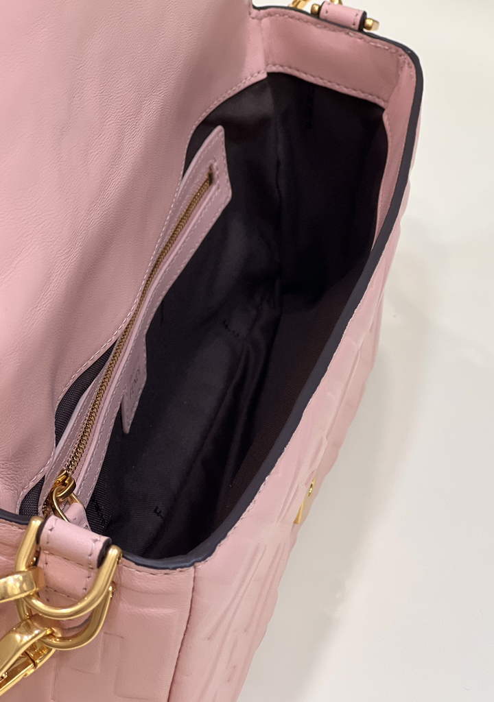 Fendi 8BR600 Baguette Pink leather bag