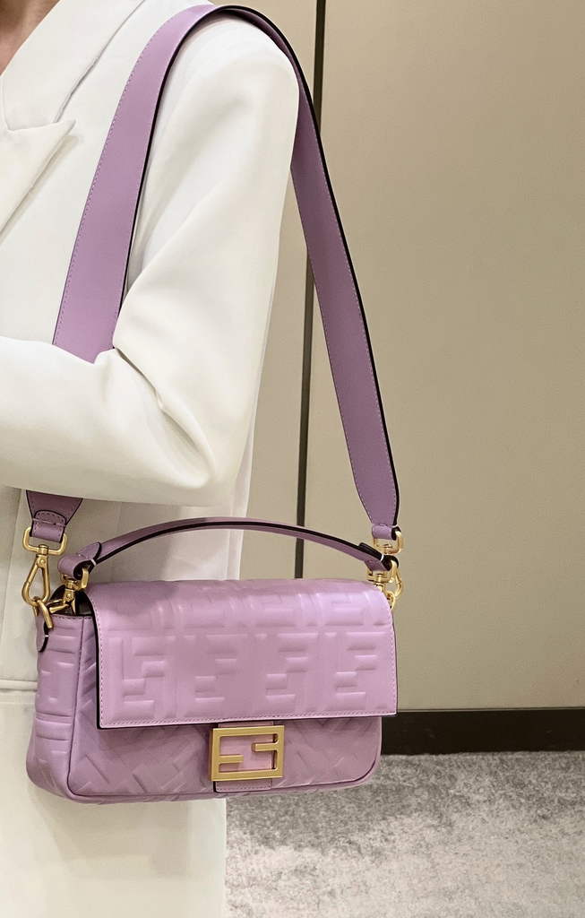 Fendi 8BR600 Baguette Purple leather bag