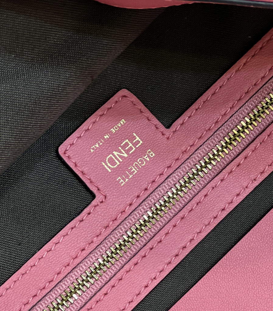 Fendi 8BR600 Baguette Red nappa leather bag