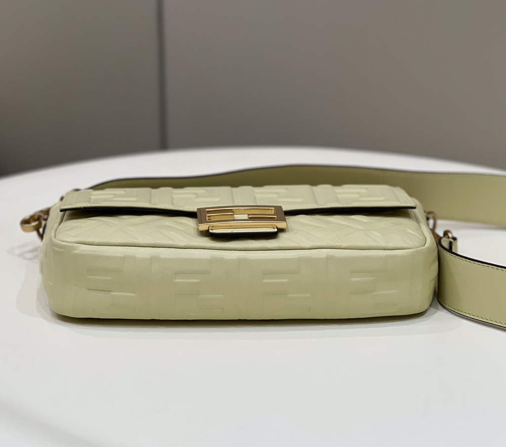 Fendi 8BR600 Baguette Beige nappa leather bag