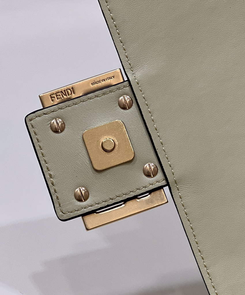 Fendi 8BR600 Baguette Beige nappa leather bag