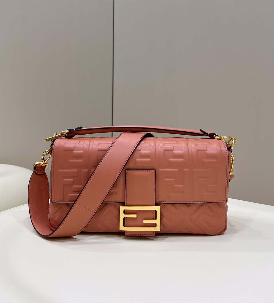 Fendi 8BR771 Baguette Large Pink leather bag