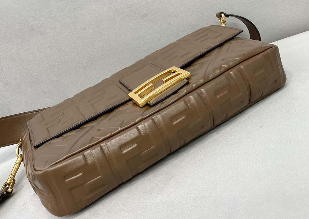 Fendi 8BR771 Baguette Large Brown leather bag