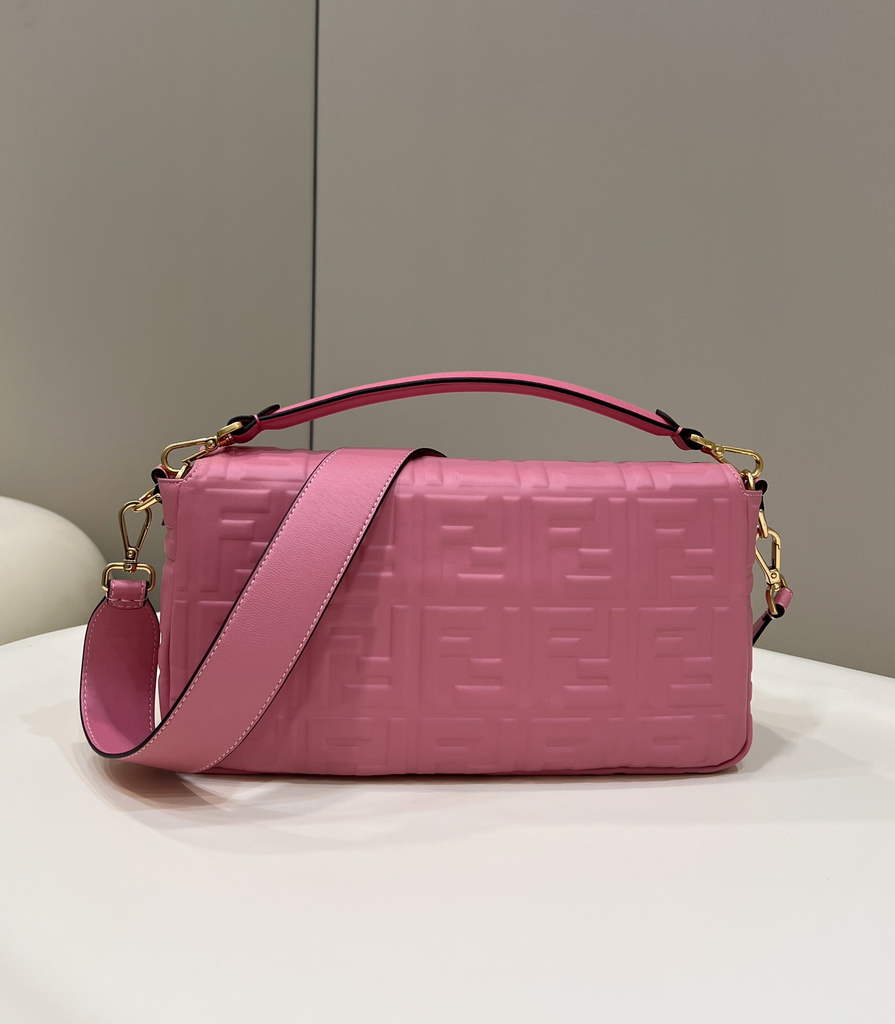 Fendi 8BR771 Baguette Large leather bag in pink