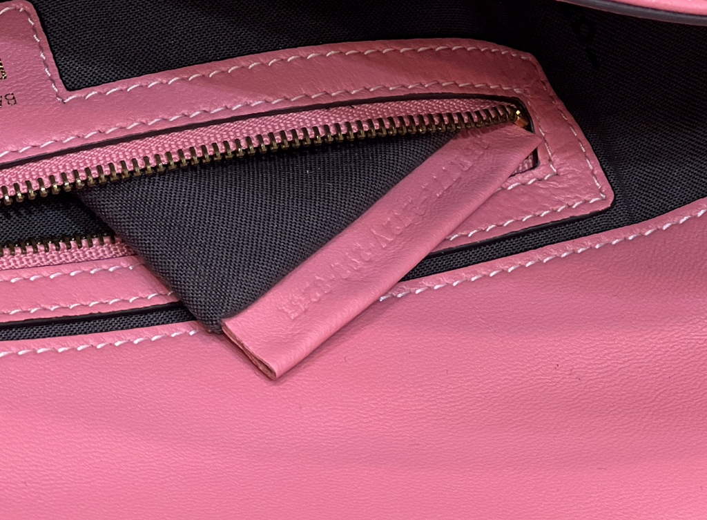 Fendi 8BR771 Baguette Large leather bag in pink