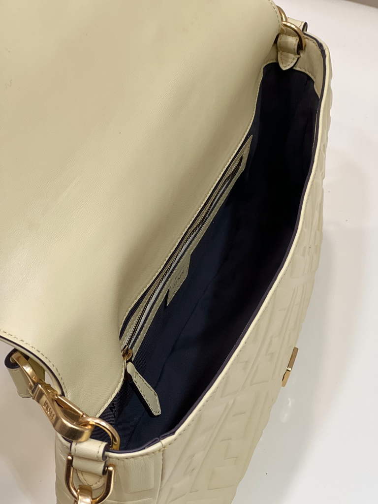 Fendi 8BR771 Baguette Large Beige leather bag