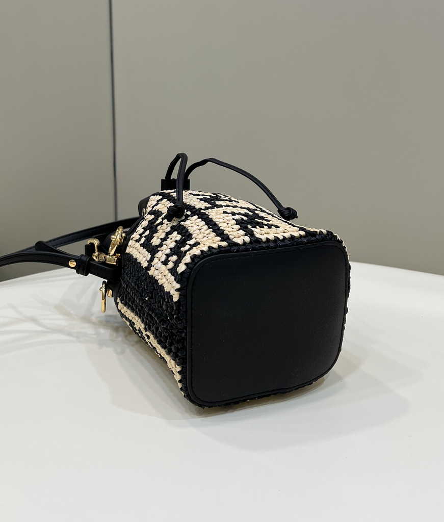 Fendi Bucket Bag Mon Tresor 8BS010 mini-bag Black