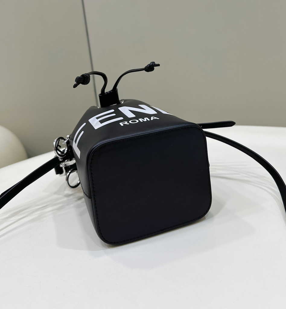Feendi Bucket Bag Mon Tresor 8BS010 Black leather mini-bag