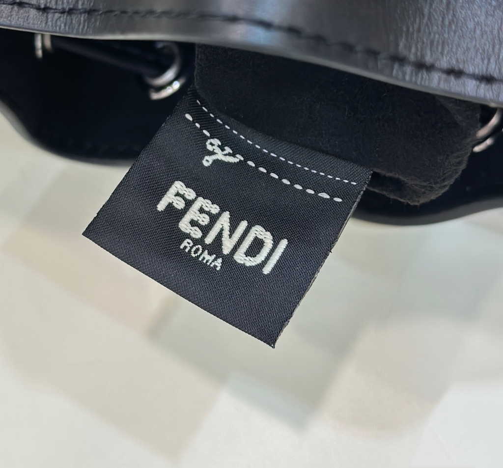 Feendi Bucket Bag Mon Tresor 8BS010 Black leather mini-bag