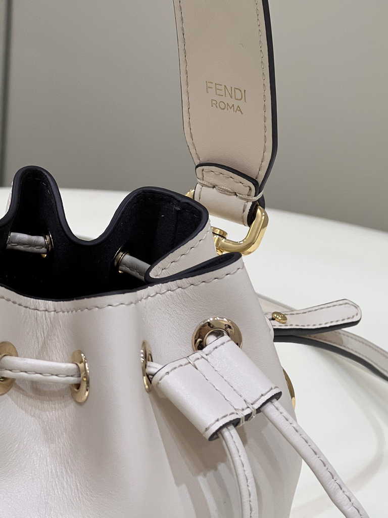 Feendi Bucket Bag Mon Tresor 8BS010 Beige leather mini-bag