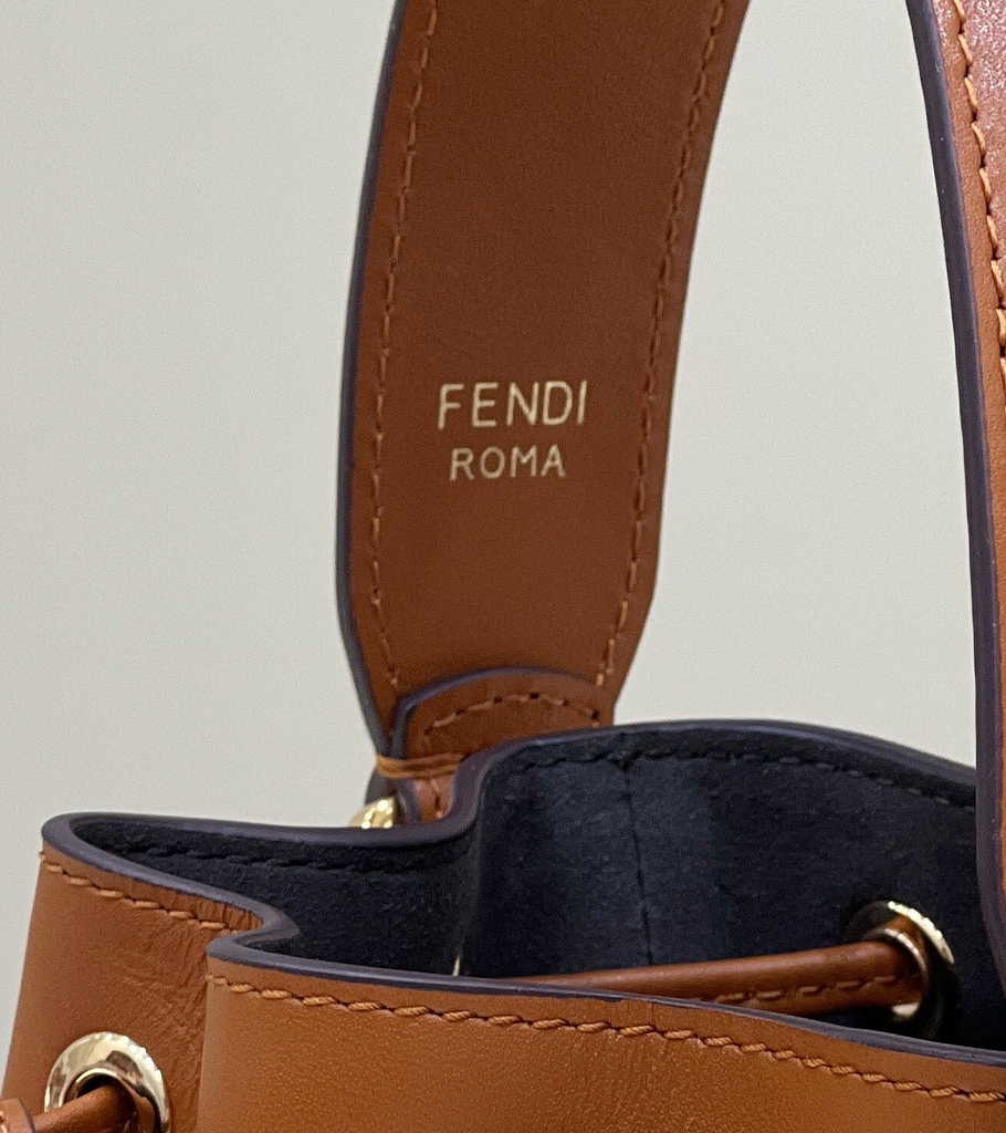 Feendi Bucket Bag Mon Tresor 8BS010 Brown leather mini-bag