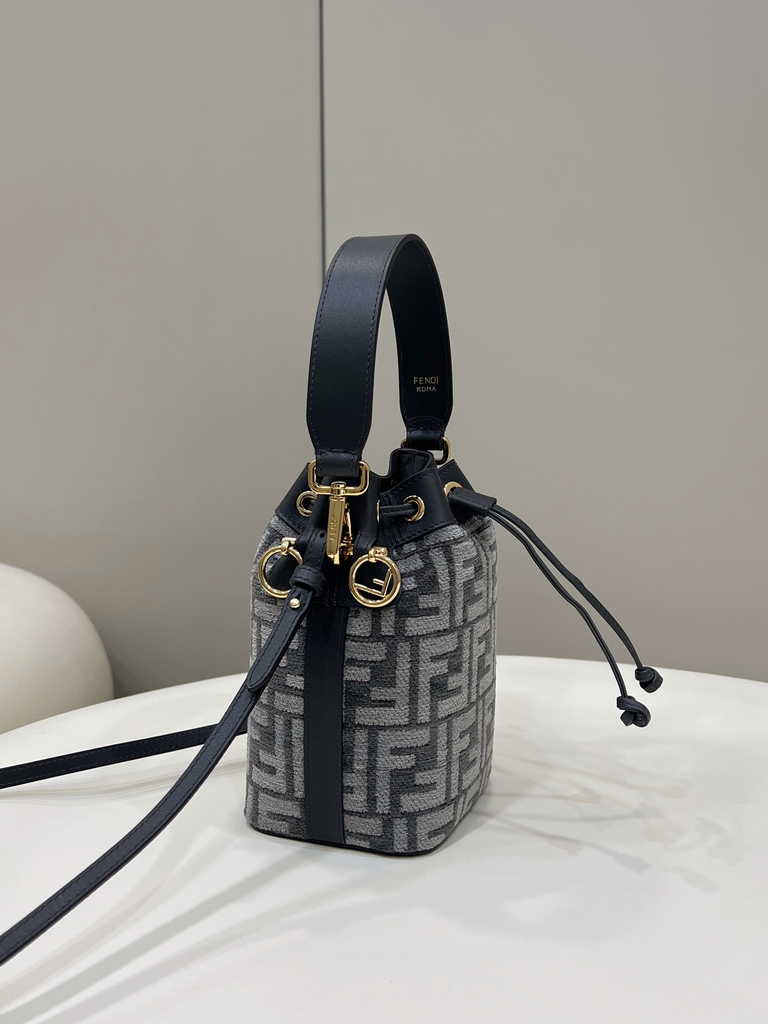 Feendi 8BS010 Bucket Bag Mon Tresor black leather mini-bag with FF print