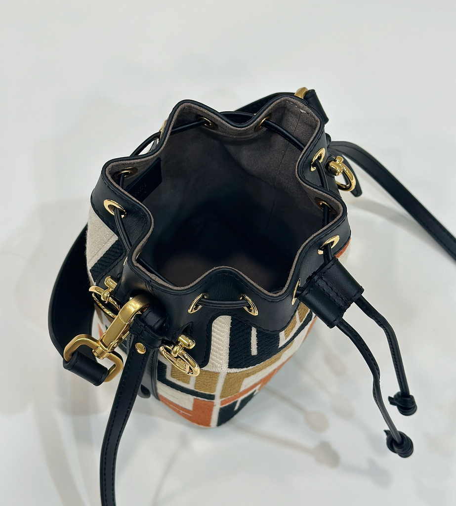 Fendi Bucket Bag Mon Tresor 8BS010 Black FF