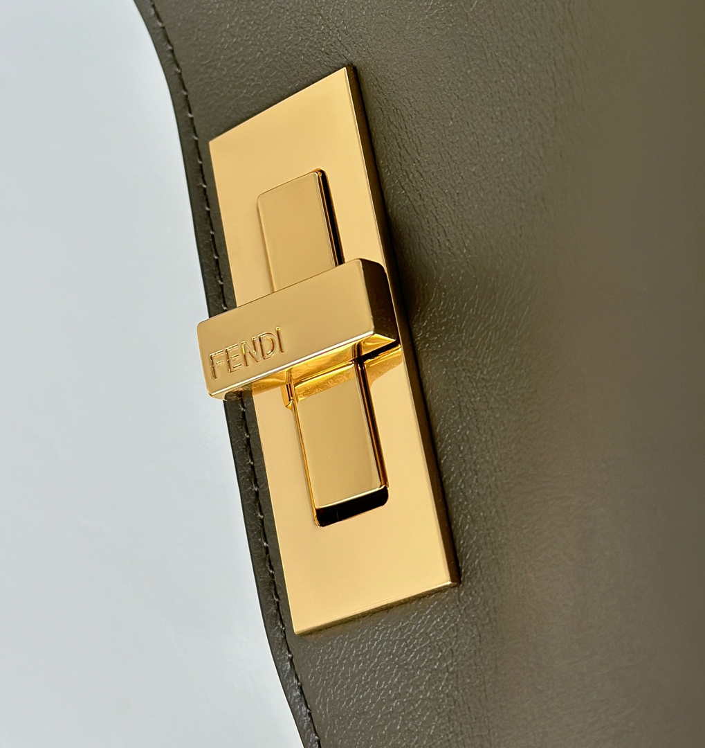 Fendi Peekaboo Soft Large Green Leather Bag 8BN358