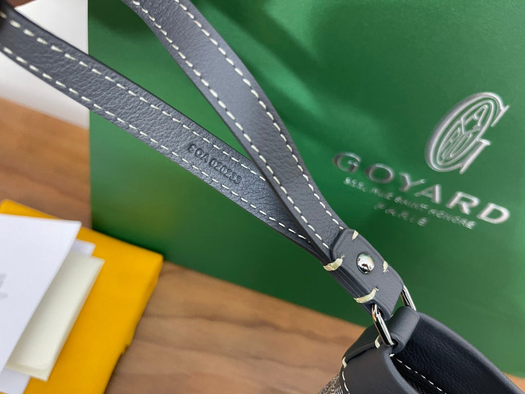 Goyard Conti Pouch Goyardine Canvas Calfskin GY028591 Gray