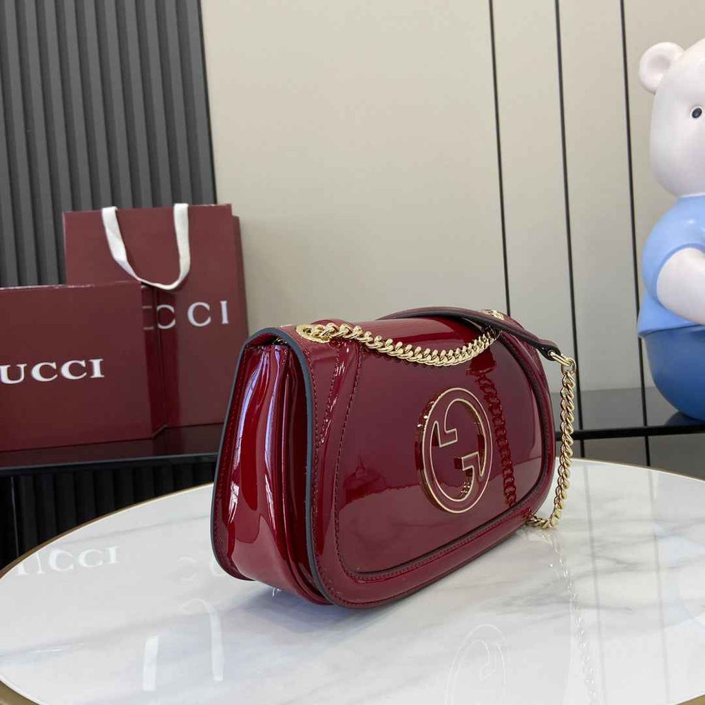 Gucci Blondie small shoulder bag in red patent leather 815715