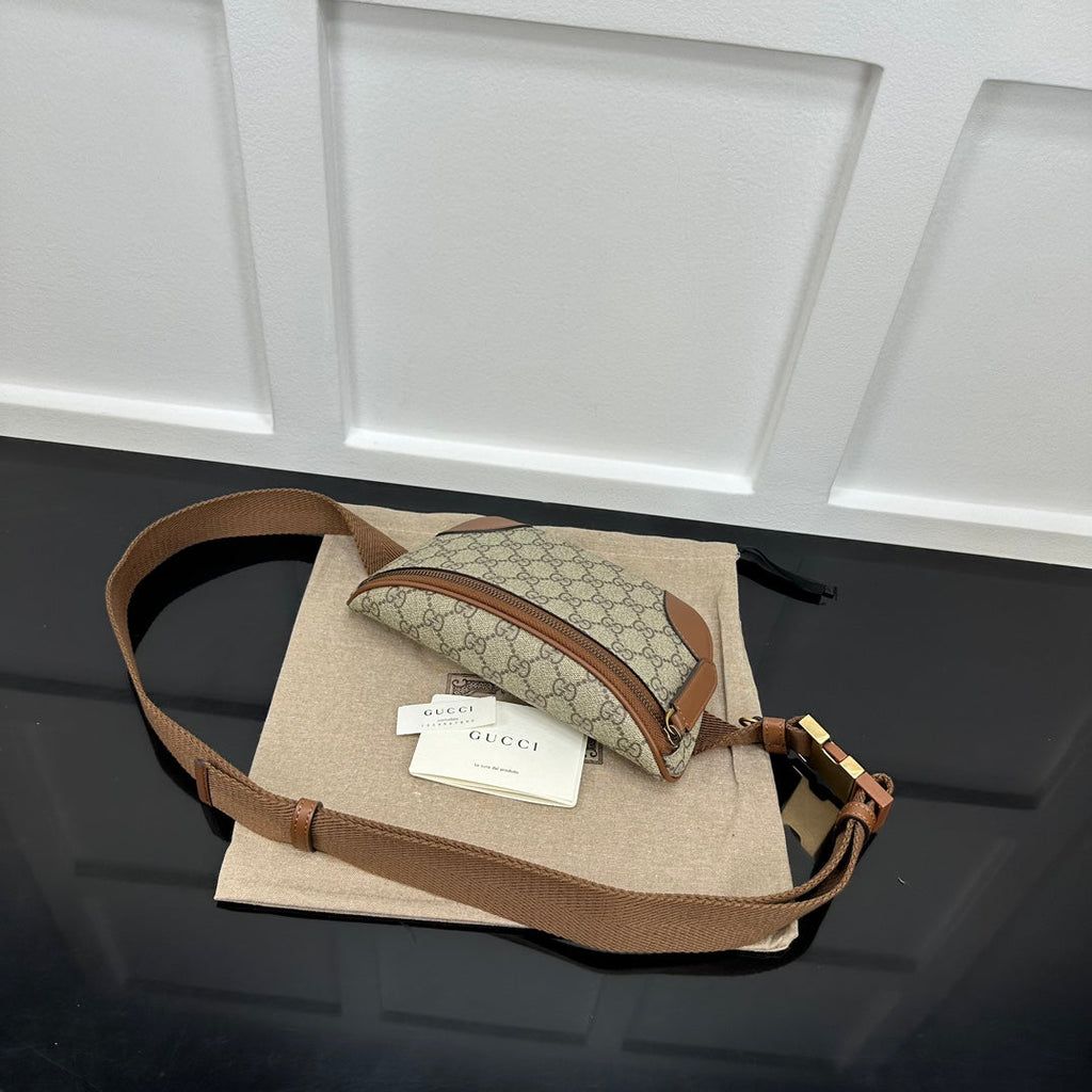 Gucci GG Emblem small belt bag, 821165 in beige fabric