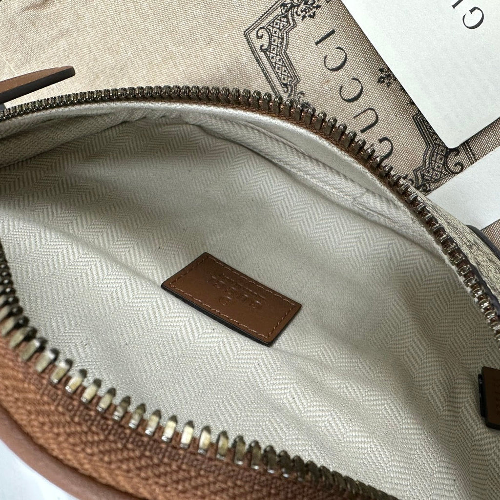 Gucci GG Emblem small belt bag, 821165 in beige fabric