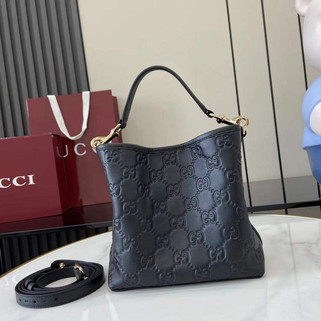 Gucci GG Emblem small bucket bag 815118 in GG black leather