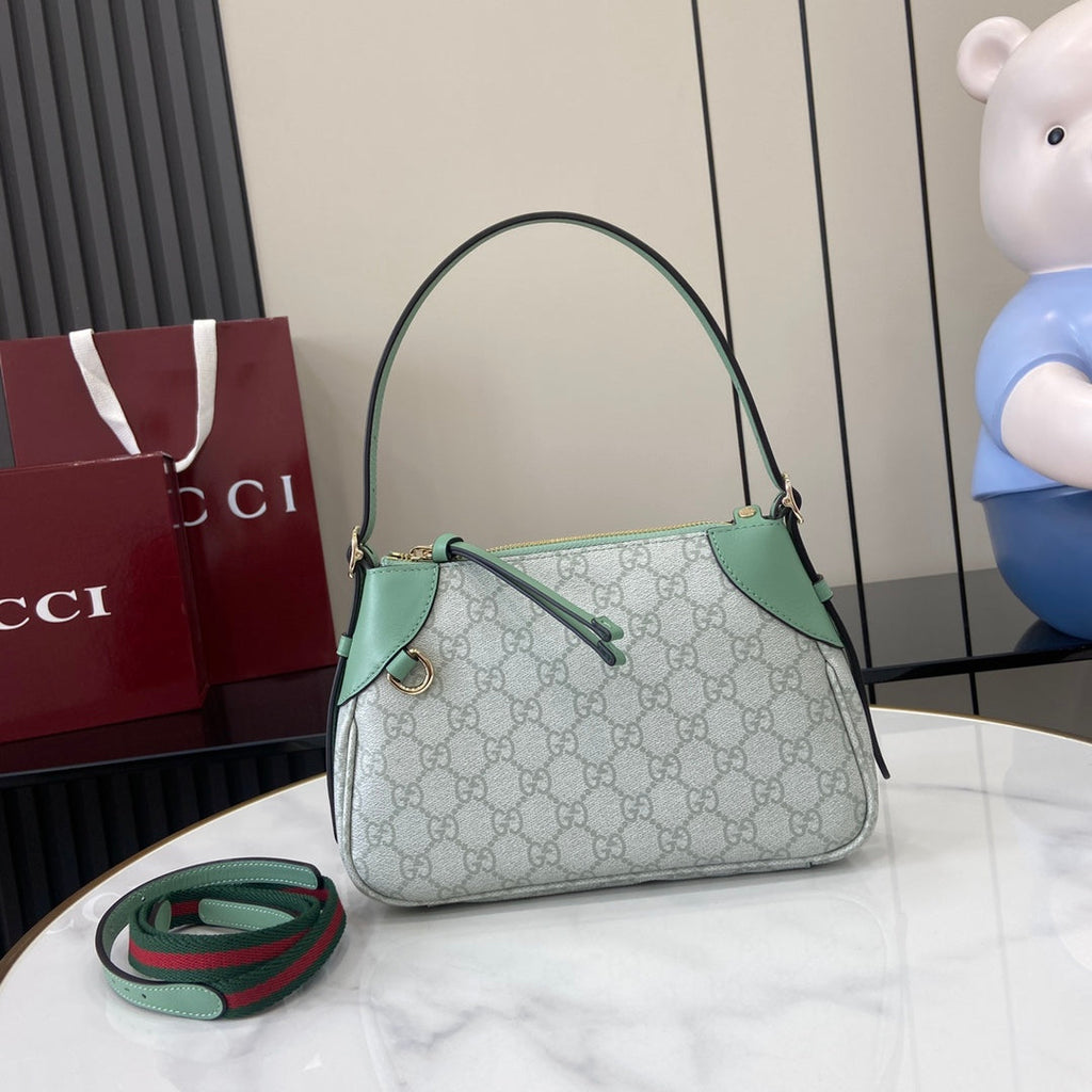 Gucci GG Emblem small shoulder bag 815218 in green fabric