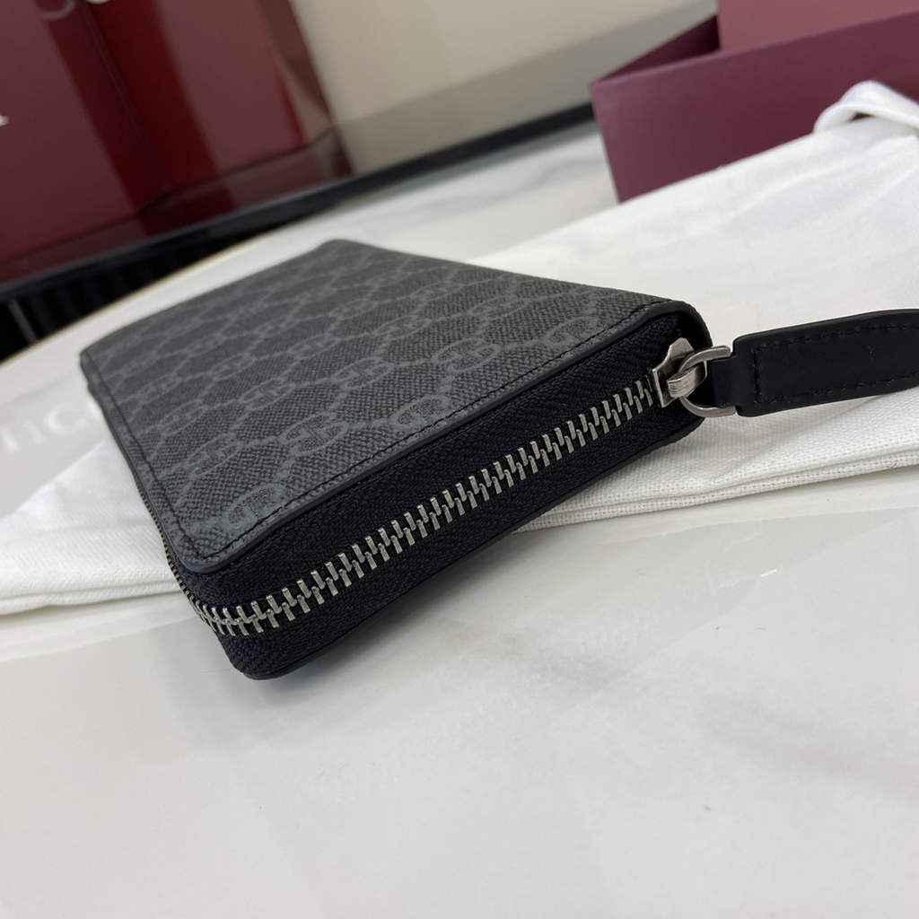 Gucci GG Emblem zip around wallet, 821207 in black fabric