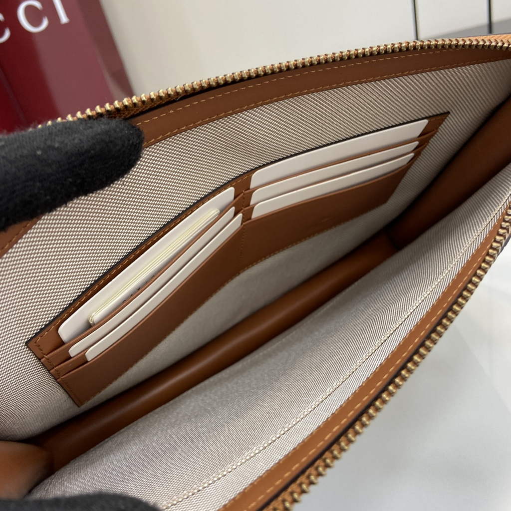 Gucci GG pouch with grey trim, 821155 beige GG Supreme canvas