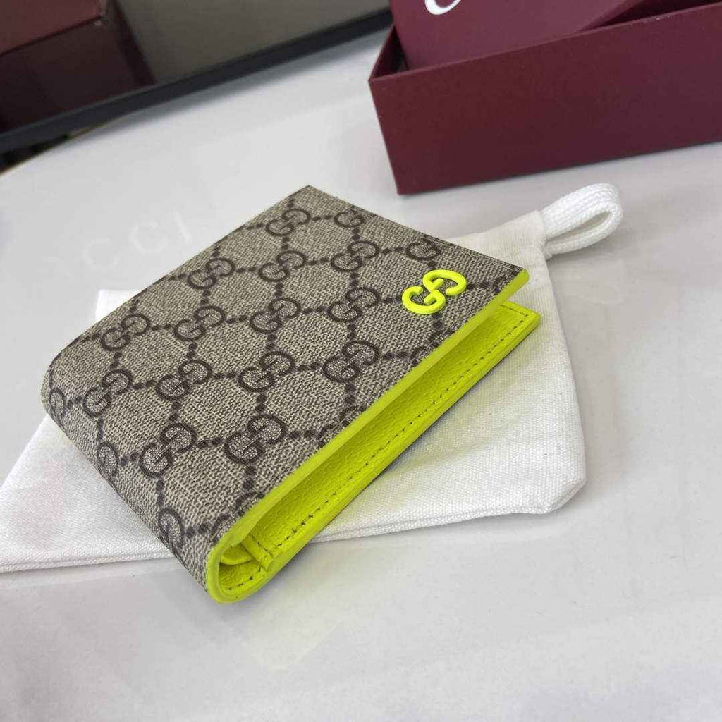Gucci Acid green interior GG bi-fold wallet 768243