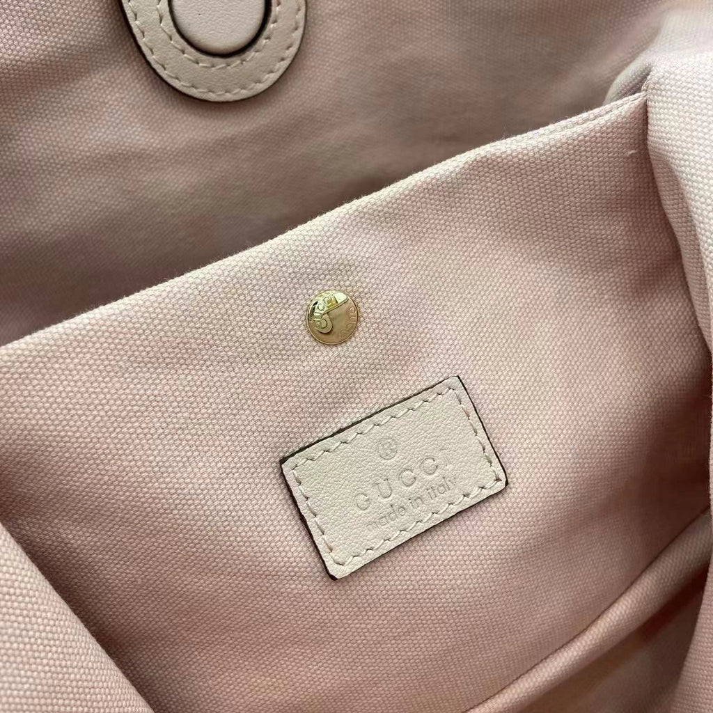 Gucci GG Emblem small bucket bag 815118 in Light Pink leather