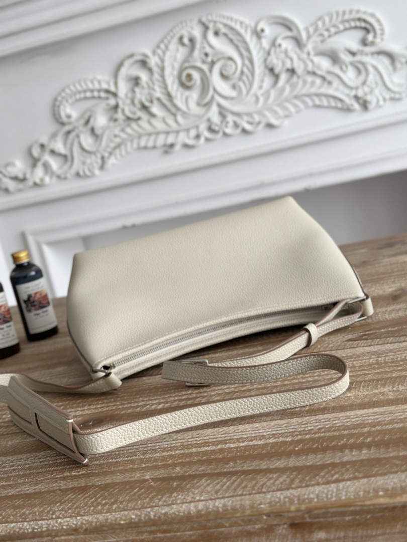 Hermes Berlingot Bag Leather H267904 - Default Title - View 5
