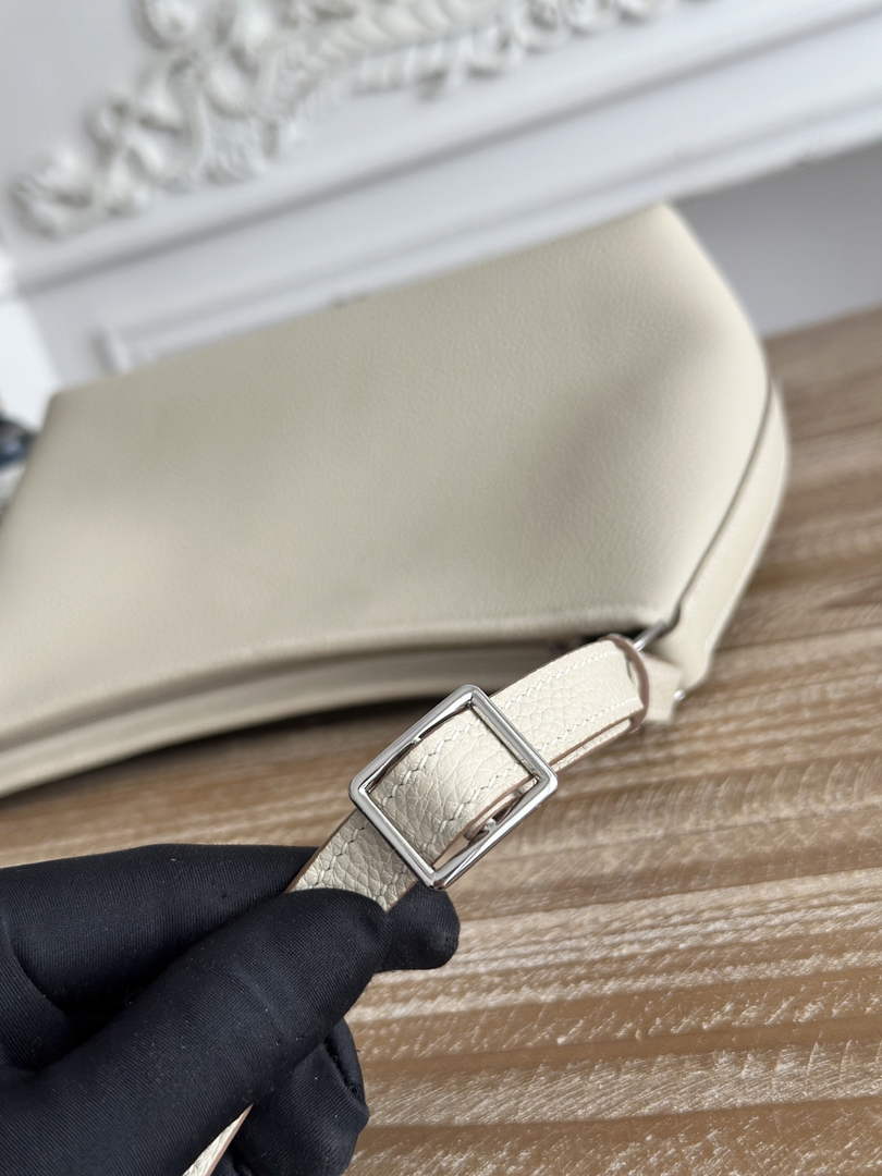 Hermes Berlingot Bag Leather H267904 - Default Title - View 8