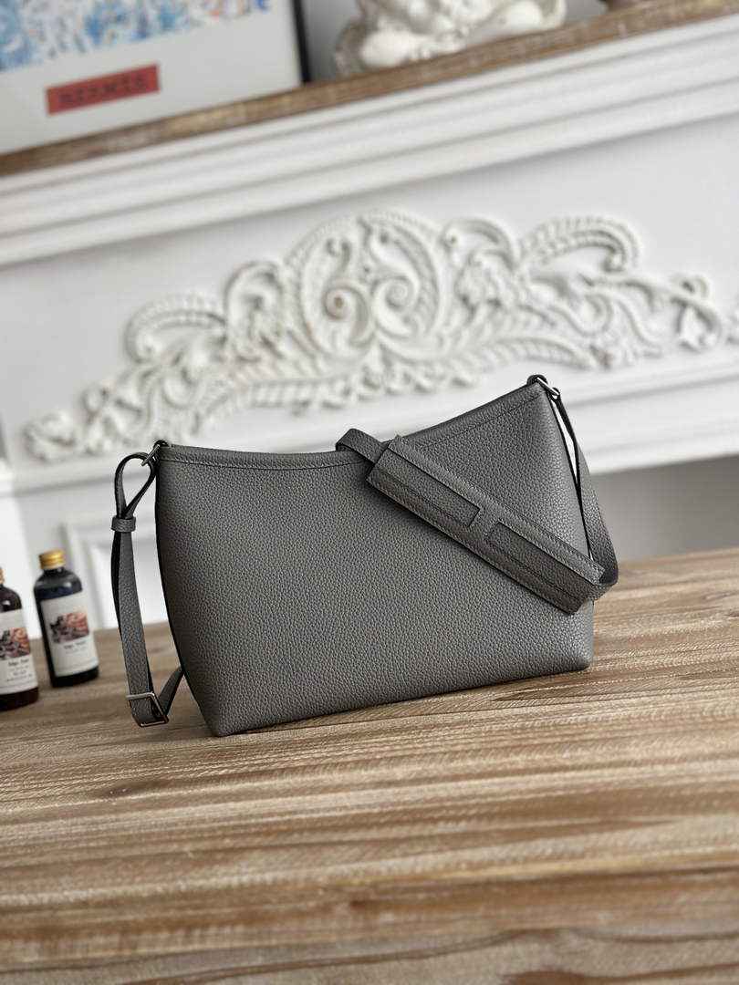 Hermes Berlingot Bag Leather H267906 - Default Title - View 1