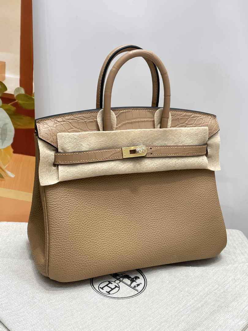 Hermès Birkin Bag Apricot Crocodile Togo Gold Hardware H8610 - W25×H20×D13cm - View 3