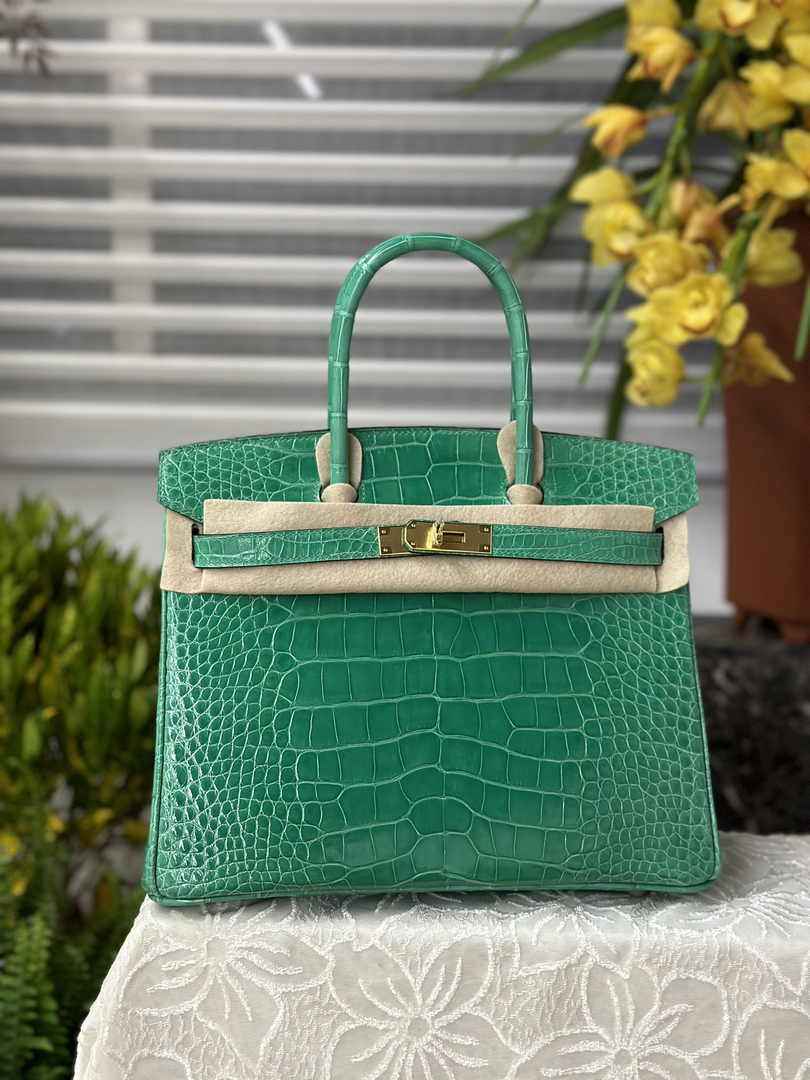 Hermès Birkin Bag 30cm Green Crocodile Leather Gold Hardware H6882 - Default Title - View 1