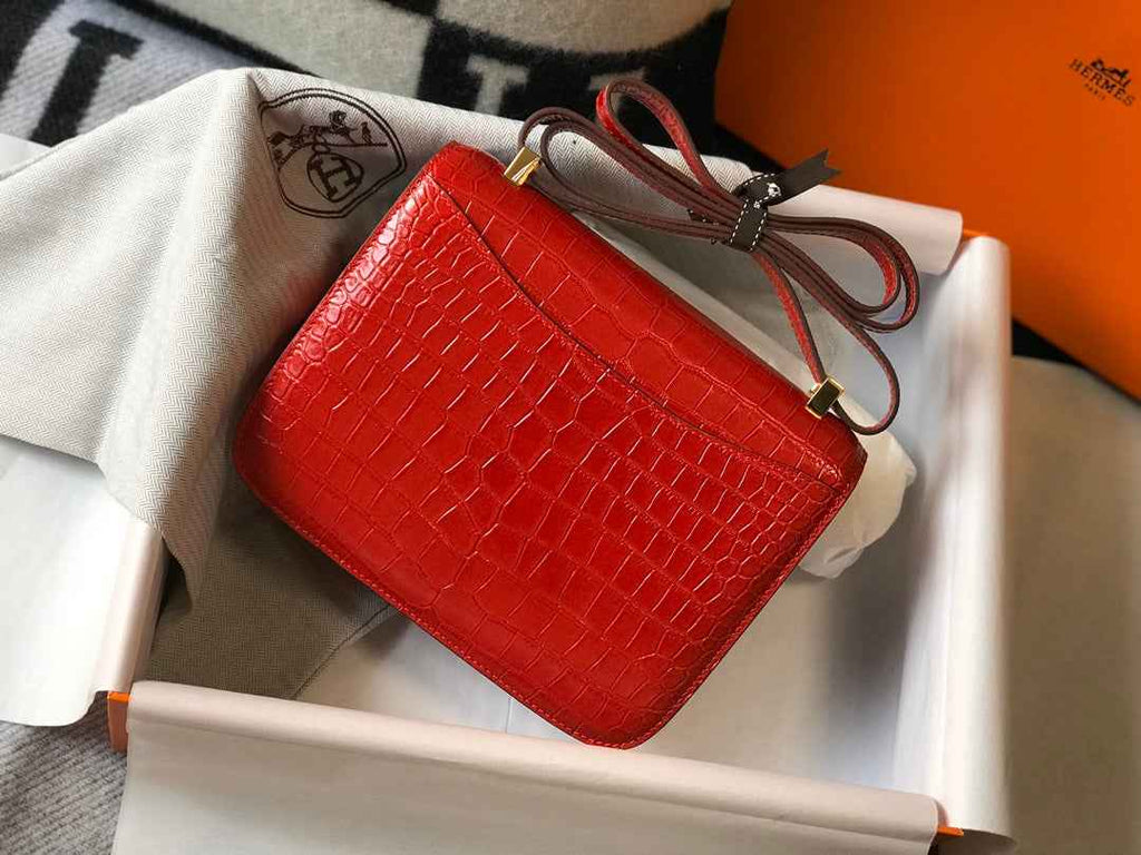 Hermes Constance Bag Red Crocodile Leather Gold H2807 - 18cm - View 3