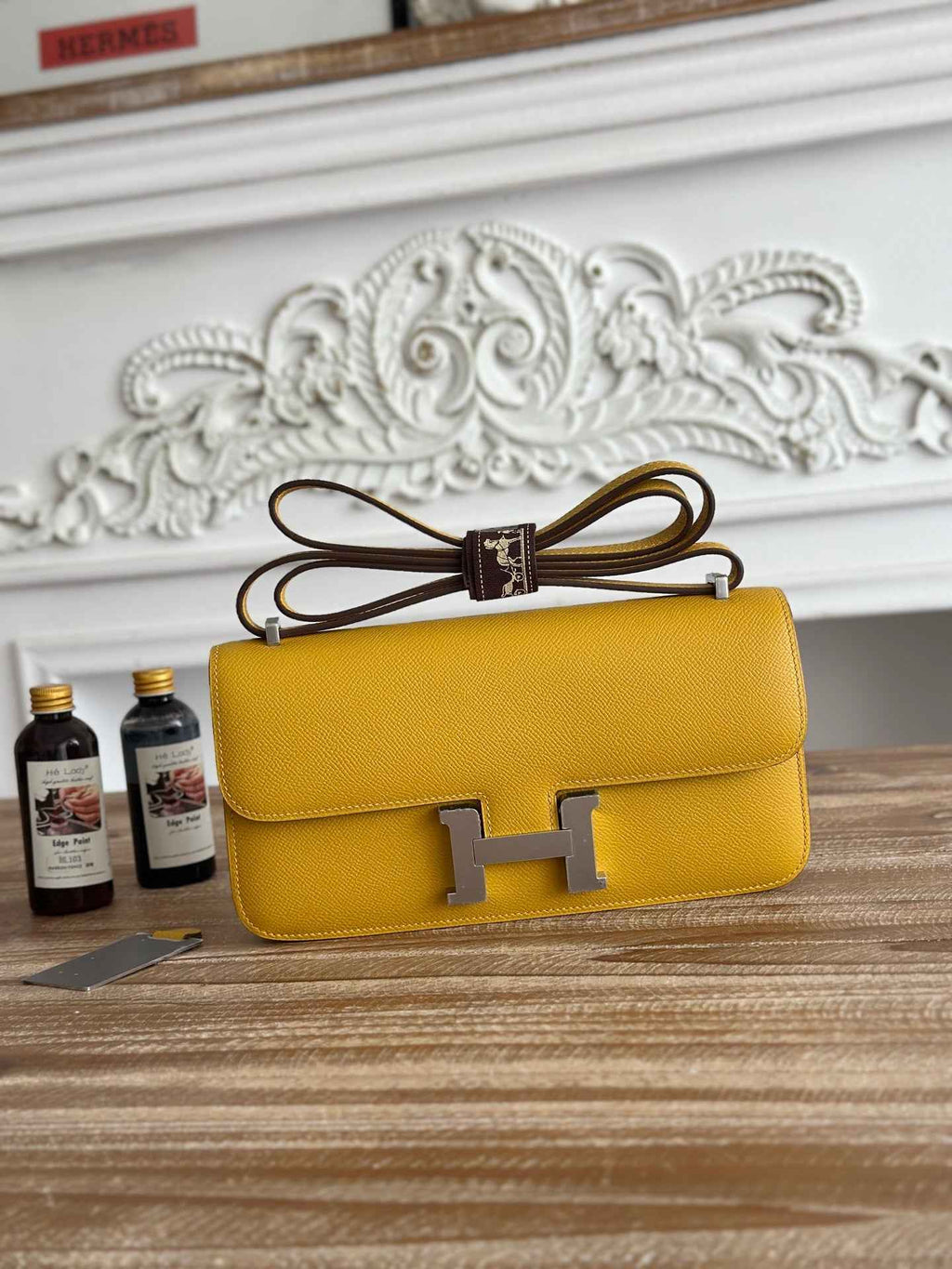 Hermès Constance bag in Yellow Epsom leather H382687 - Gold - View 2