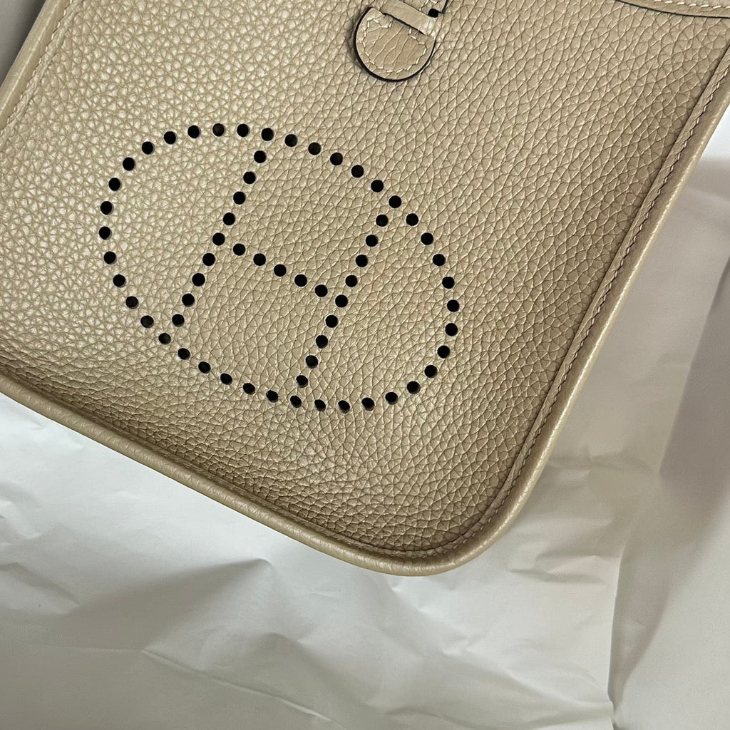 Hermes Evelyne III 17 Light Gray Togo Leather Bag Gold H5602 - Default Title - View 3