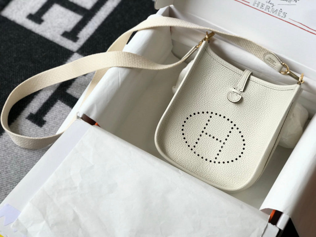 Hermes Evelyne III 18 Togo Leather Crossbody half Handmade Bag Gold Beige - Default Title - View 4