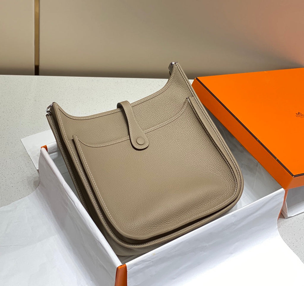Hermès Evelyne III 29 Taurillon Clemence Shoulder Bag Gray Silver - Default Title - View 2