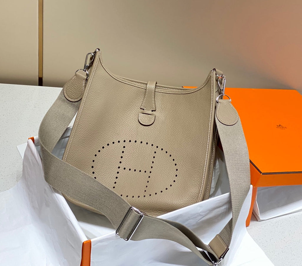 Hermès Evelyne III 29 Taurillon Clemence Shoulder Bag Gray Silver - Default Title - View 3