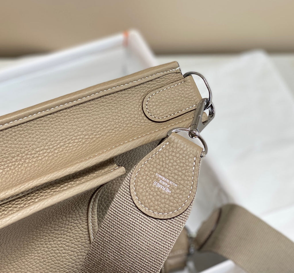 Hermès Evelyne III 29 Taurillon Clemence Shoulder Bag Gray Silver - Default Title - View 8