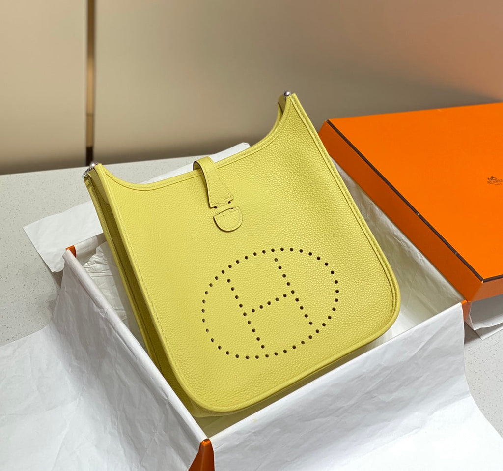 Hermès Evelyne III 29 Taurillon Clemence Shoulder Bag lemon yellow Silver - Default Title - View 3