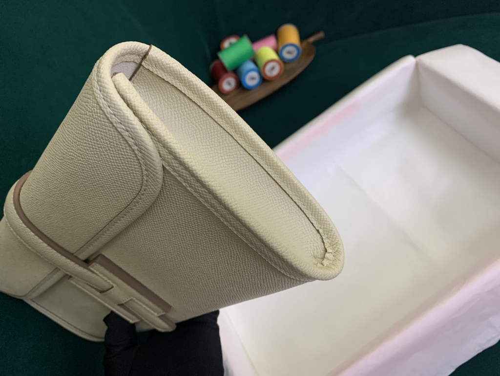 Hermes Jige 29cm Wallet Clutch In Epsom Leather Beige - Default Title - View 2