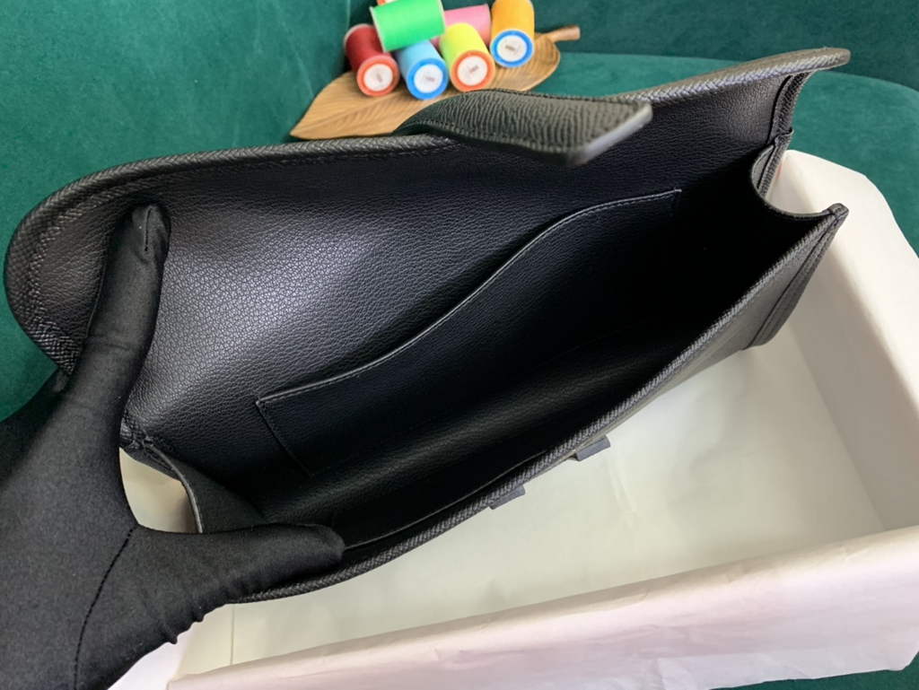 Hermes Jige 29cm Wallet Clutch In Epsom Leather Black - Default Title - View 9