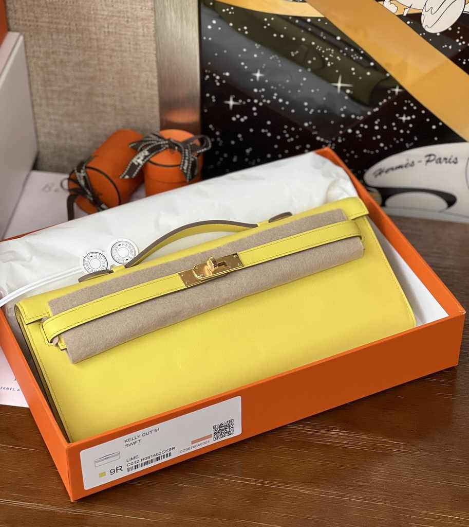 Hermès Kelly Cut Clutch 31cm Swift Leather Yellow Gold - Default Title - View 1
