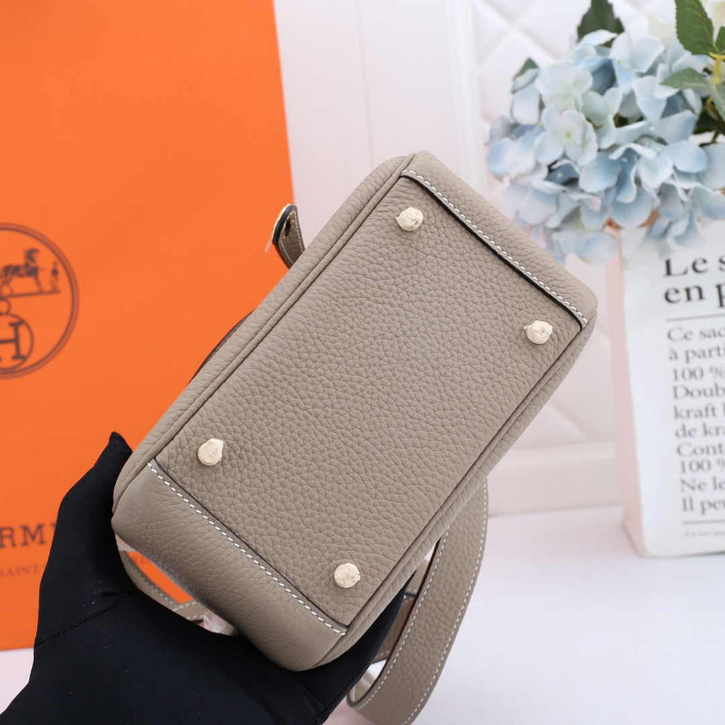 Hermes Lindy Mini Bag Light Gray Togo Leather Gold Hardware H8606 - Default Title - View 4