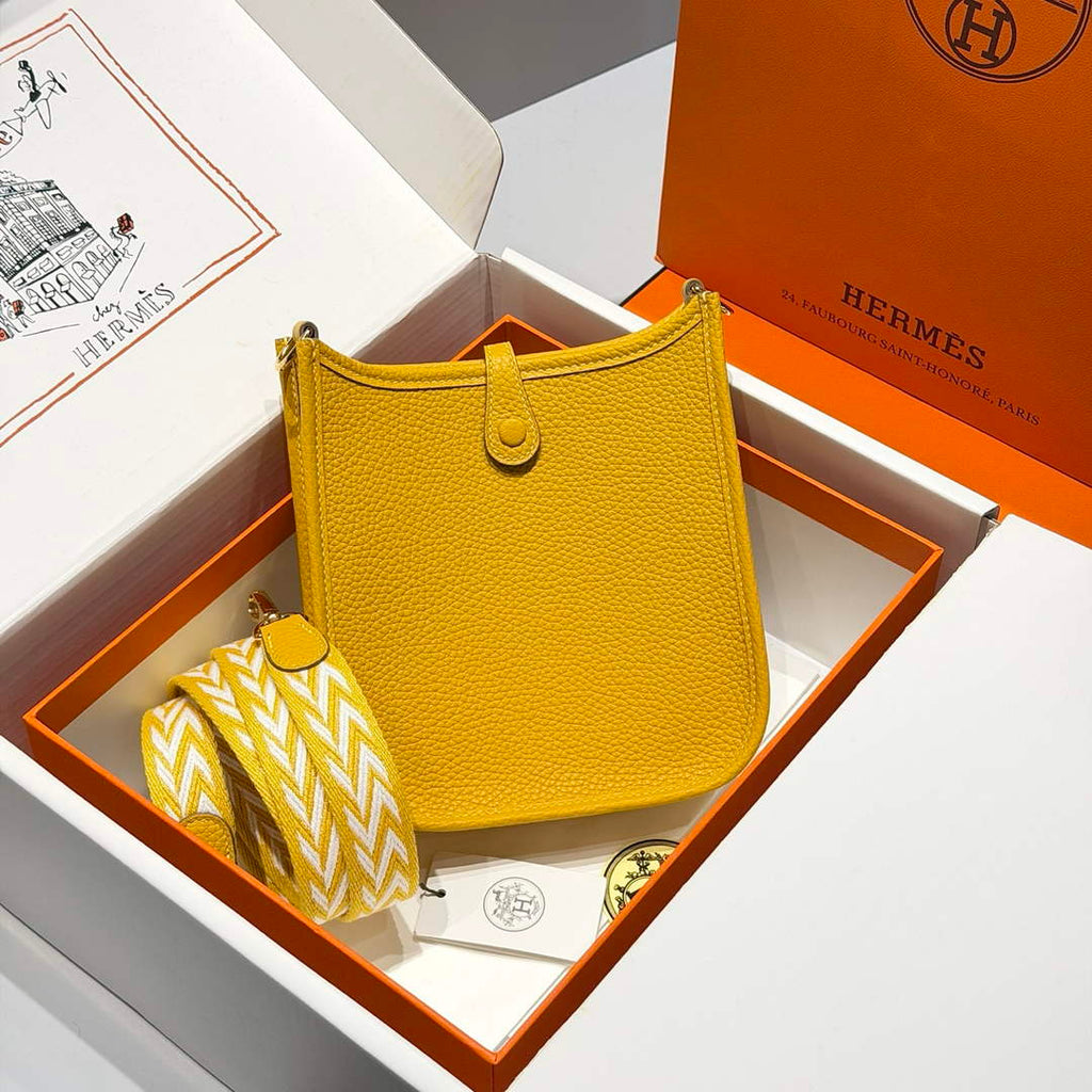 Hermes Mini Evelyne 16 Bag in Taurillon Clemence Leather H069440 - Default Title - View 2
