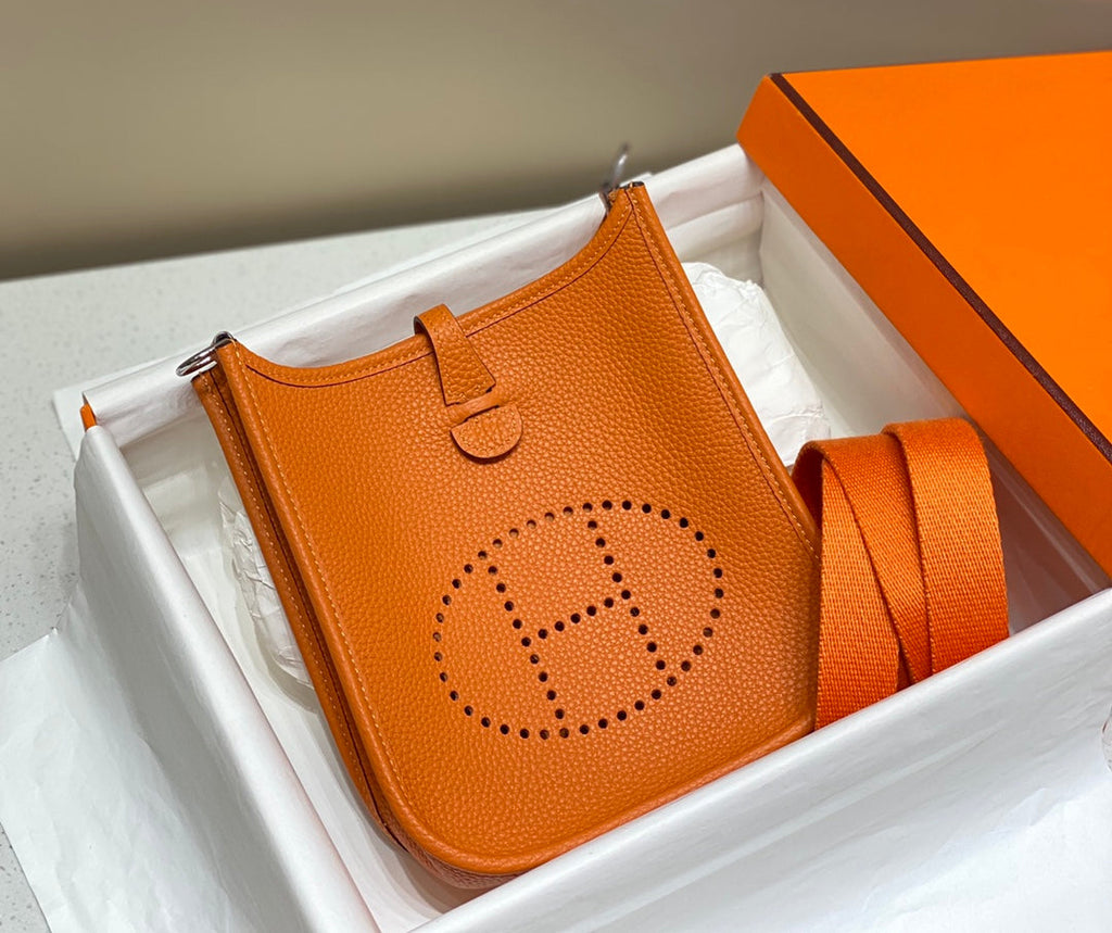 Hermes Mini Evelyne 16 Bag in Taurillon Clemence Leather H069426 - Default Title - View 2