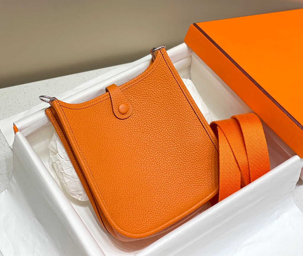 Hermes Mini Evelyne 16 Bag in Taurillon Clemence Leather H069426 - Default Title - View 4